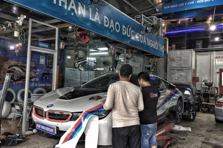 Dan choi Da Nang do tem dau cho sieu xe BMW i8-Hinh-2